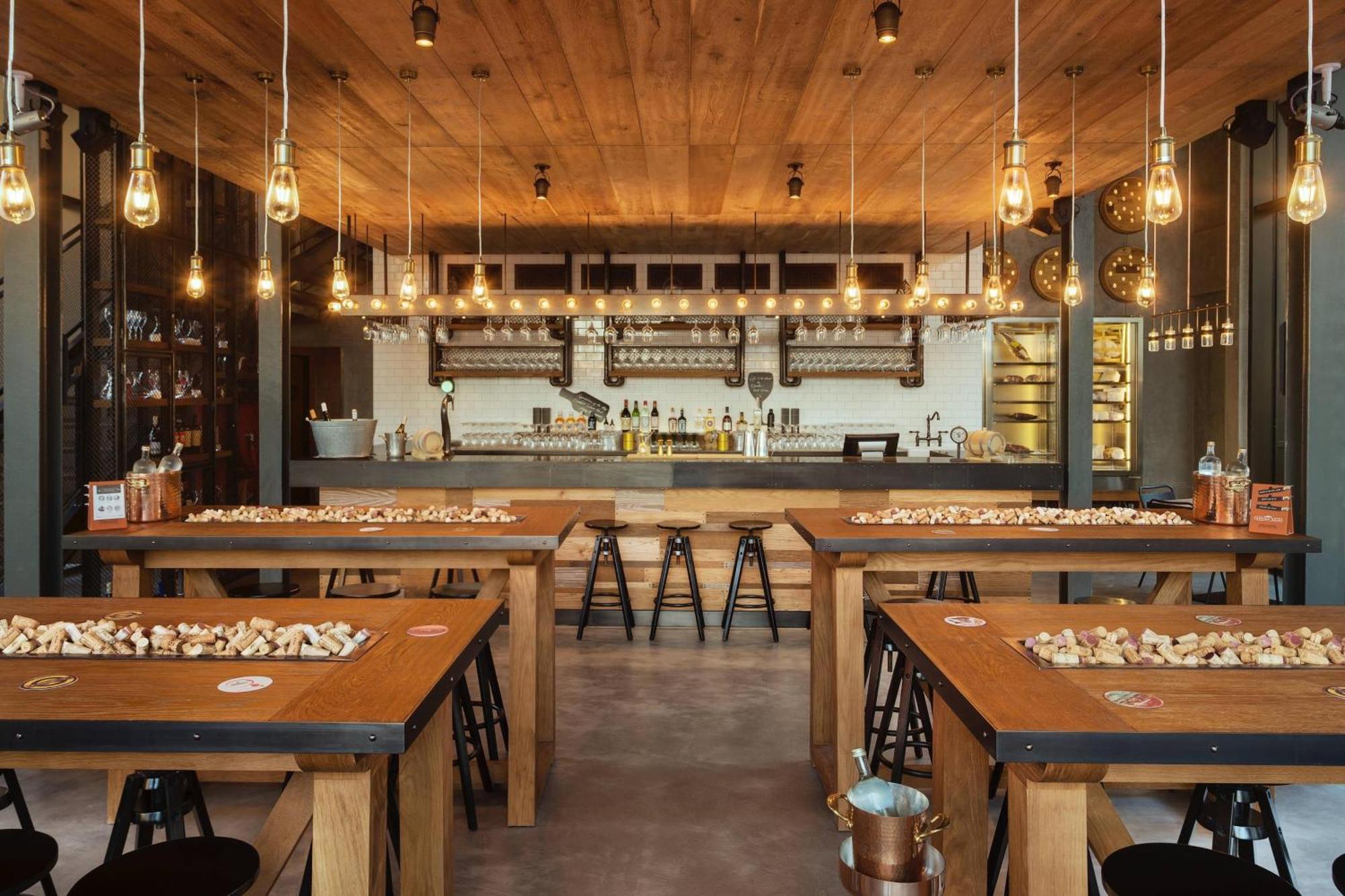 라 빌 호텔&스위트 시티 워크 두바이, 오토그래프 컬렉션 외부 사진 The interior of the distillery